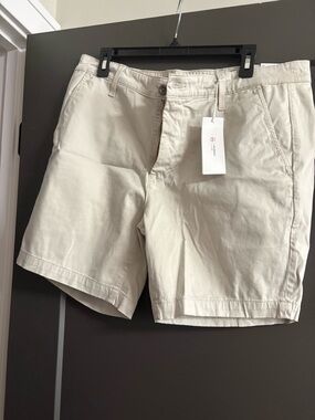 Ag Adriano Goldschmied Men's White Flat-Front Chino Shorts